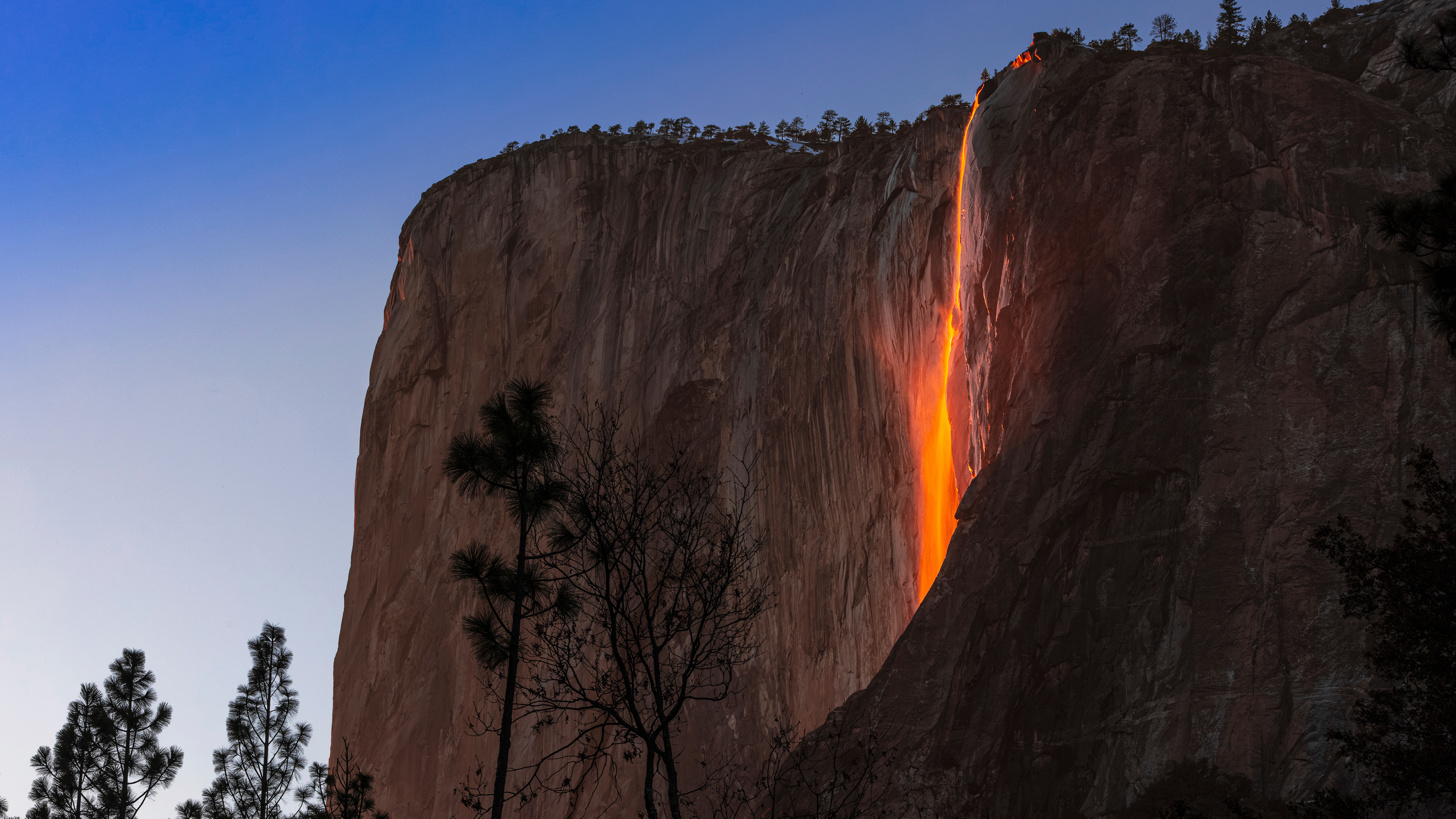 AdamsFirefall_ROW1469118992_UHD.jpg