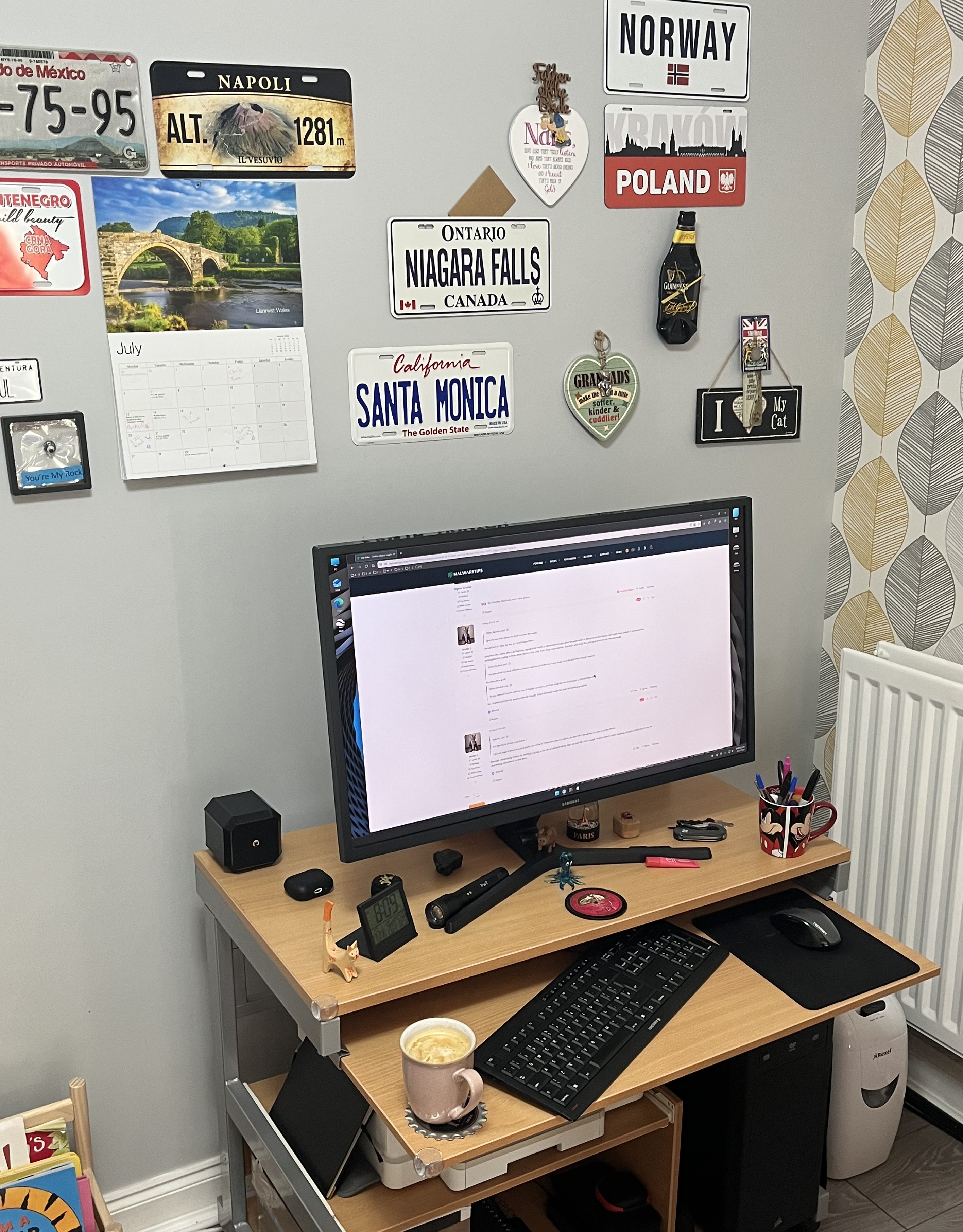 Desk.jpeg