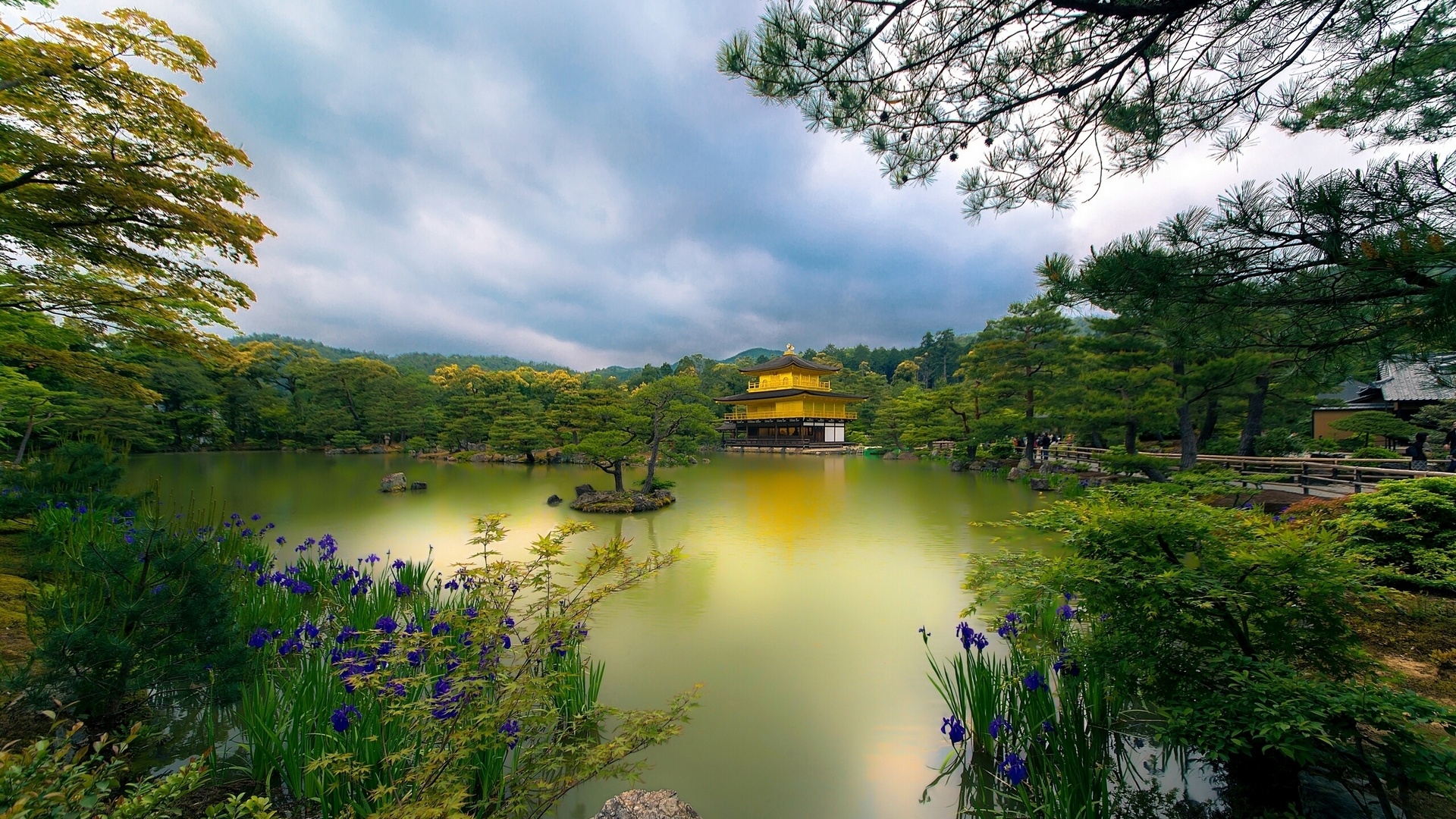 Golden-Pavilion-temple-Kyoto-Japan-lake-trees-flowers-park_1920x1080.jpg