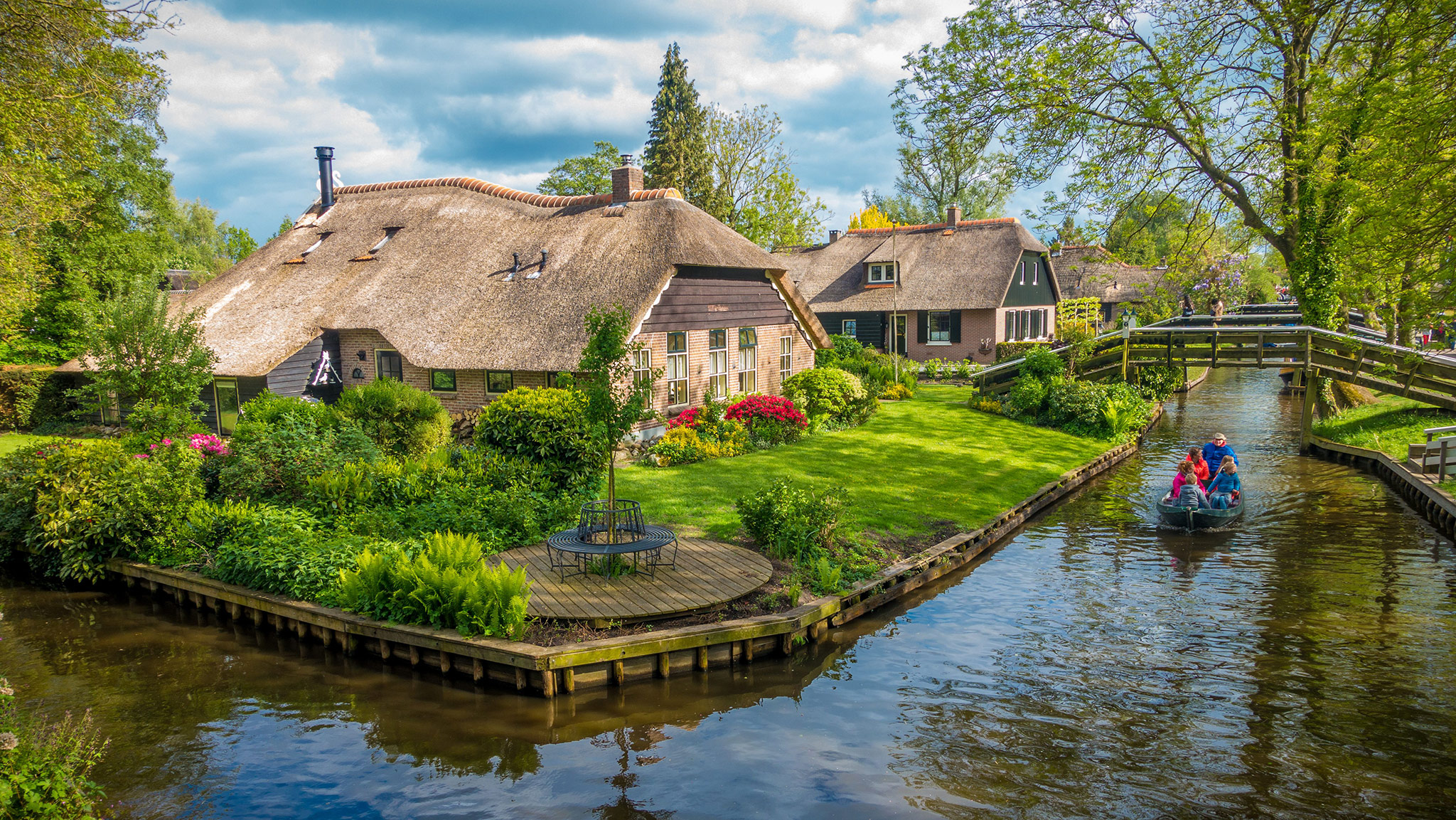 houses-giethoorn-holland.jpg