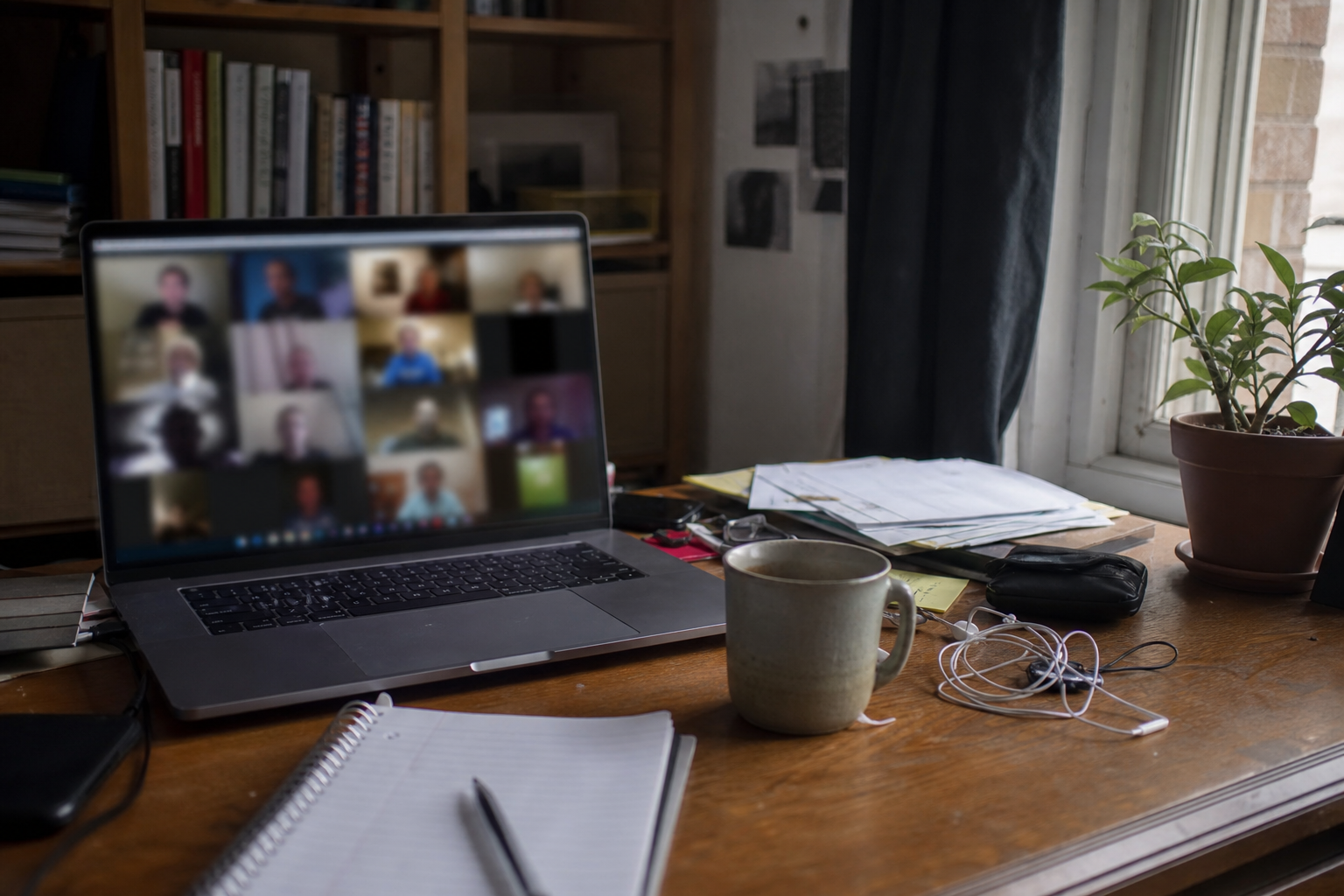 Someone in the Zoom call can run code on your PC. Update to 7.1.0 1 Zoom meeting with screen-share annotation tools open
